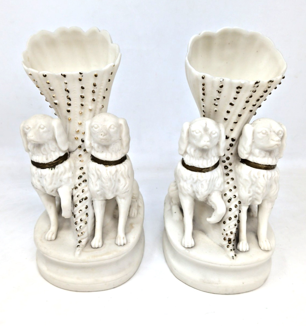 2 CAVALIER KING CHARLES SPANIEL VICTORIAN PARIAN VASE DOGS 6" figurine
